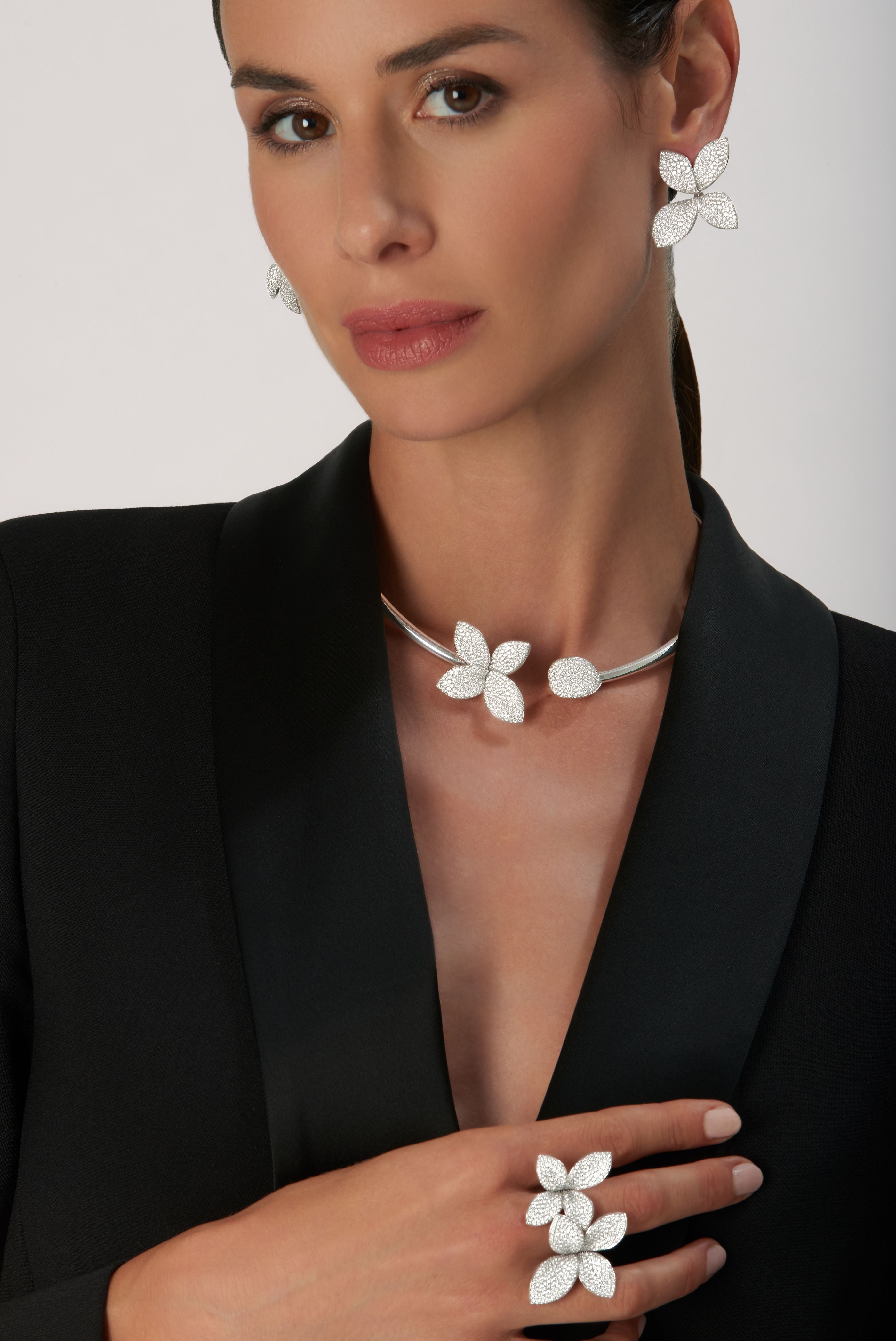 Giardini Segreti Ring: 18k White Gold, Double Flower