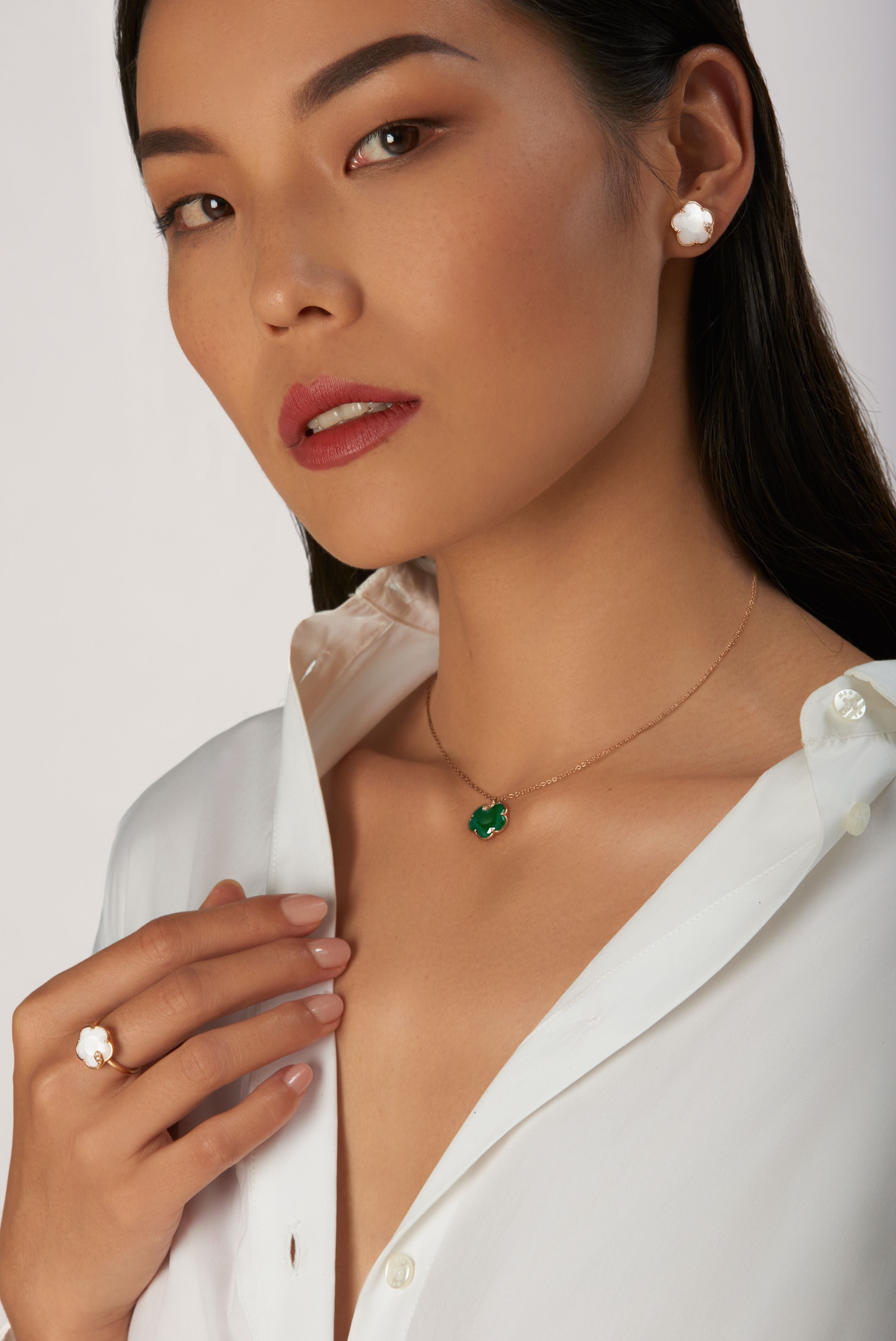 Collana Collezione Precious in Agata naturale azzurra e cornice d Collana Collezione Precious in Agata naturale azzurra e cornice d