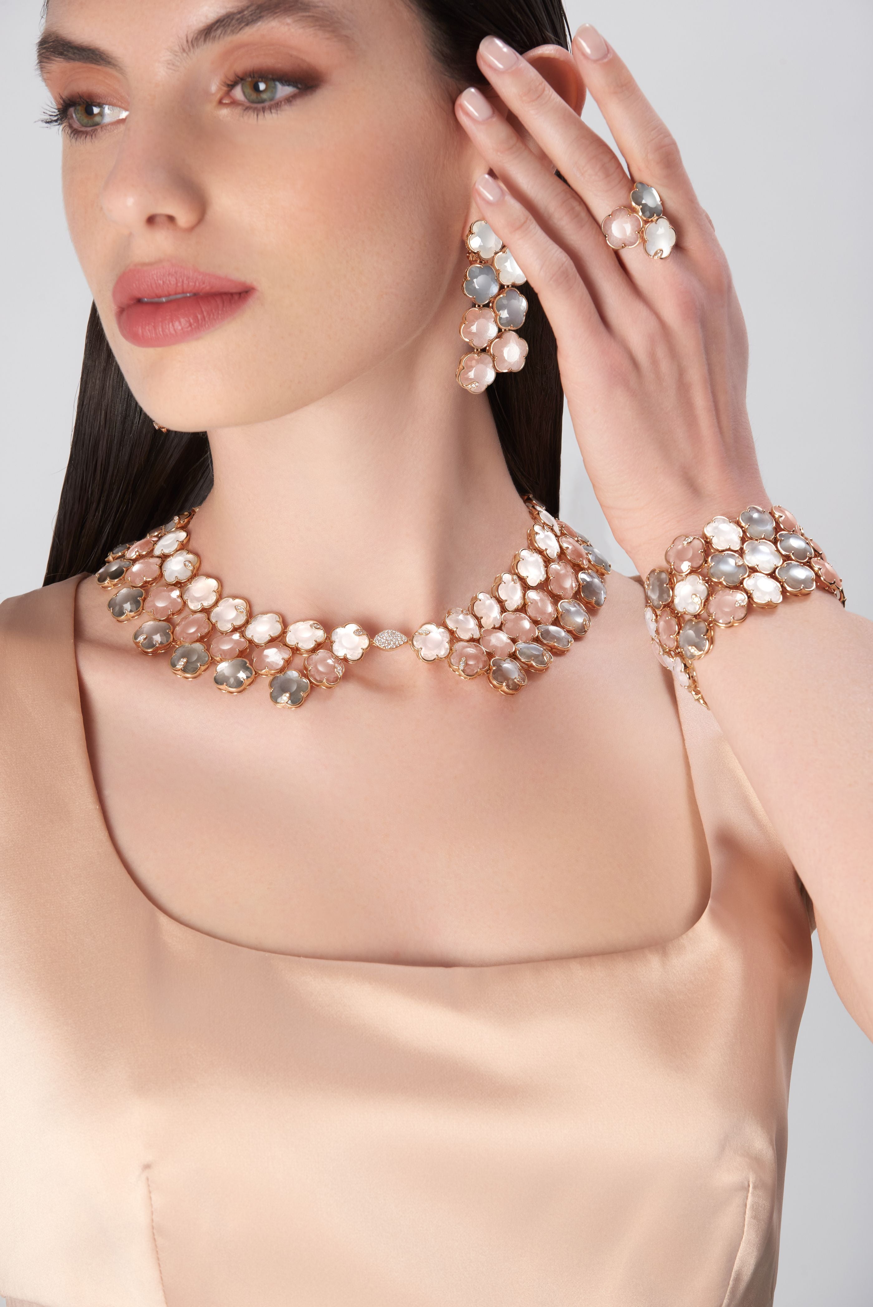 COLLIER PETIT JOLI BOUQUET LUNAIRE