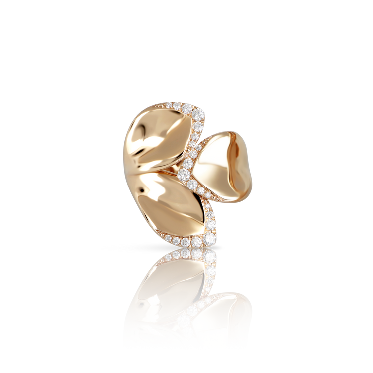 Giardini Segreti Three Leaves Ring in 18k Rose Gold with White Diamonds.