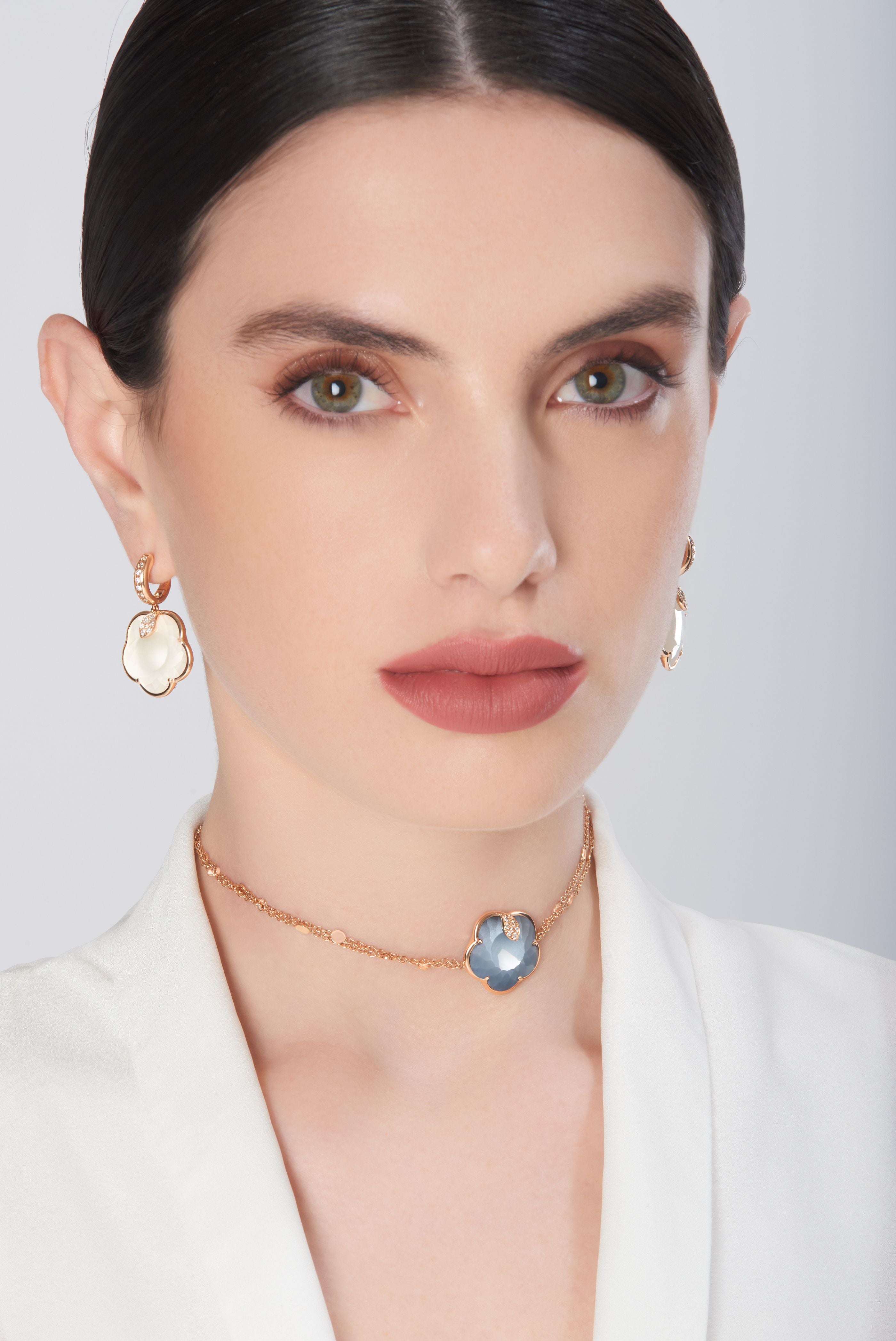 TON JOLI LUNAIRE NECKTIE