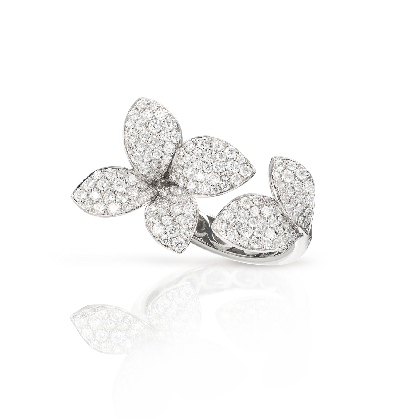 Giardini Segreti Six Leaves Small Flower Ring in 18k White Gold with Diamonds.