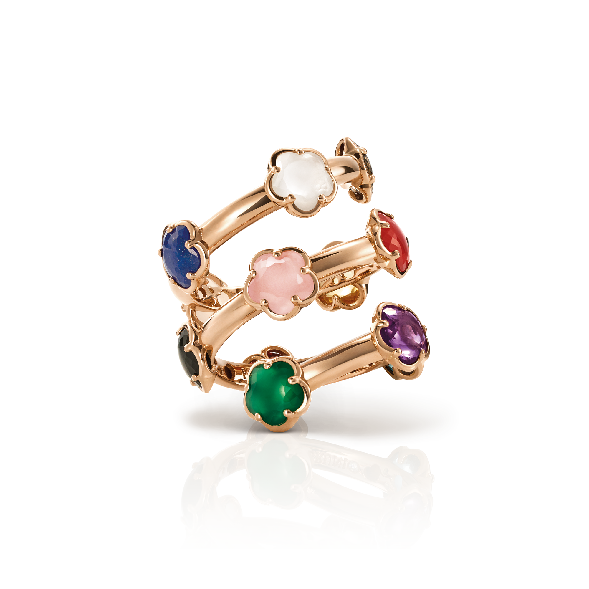 Bottoni, un mondo di colori tra fantasia e creatività Bottoni, un mondo di colori tra fantasia e creatività