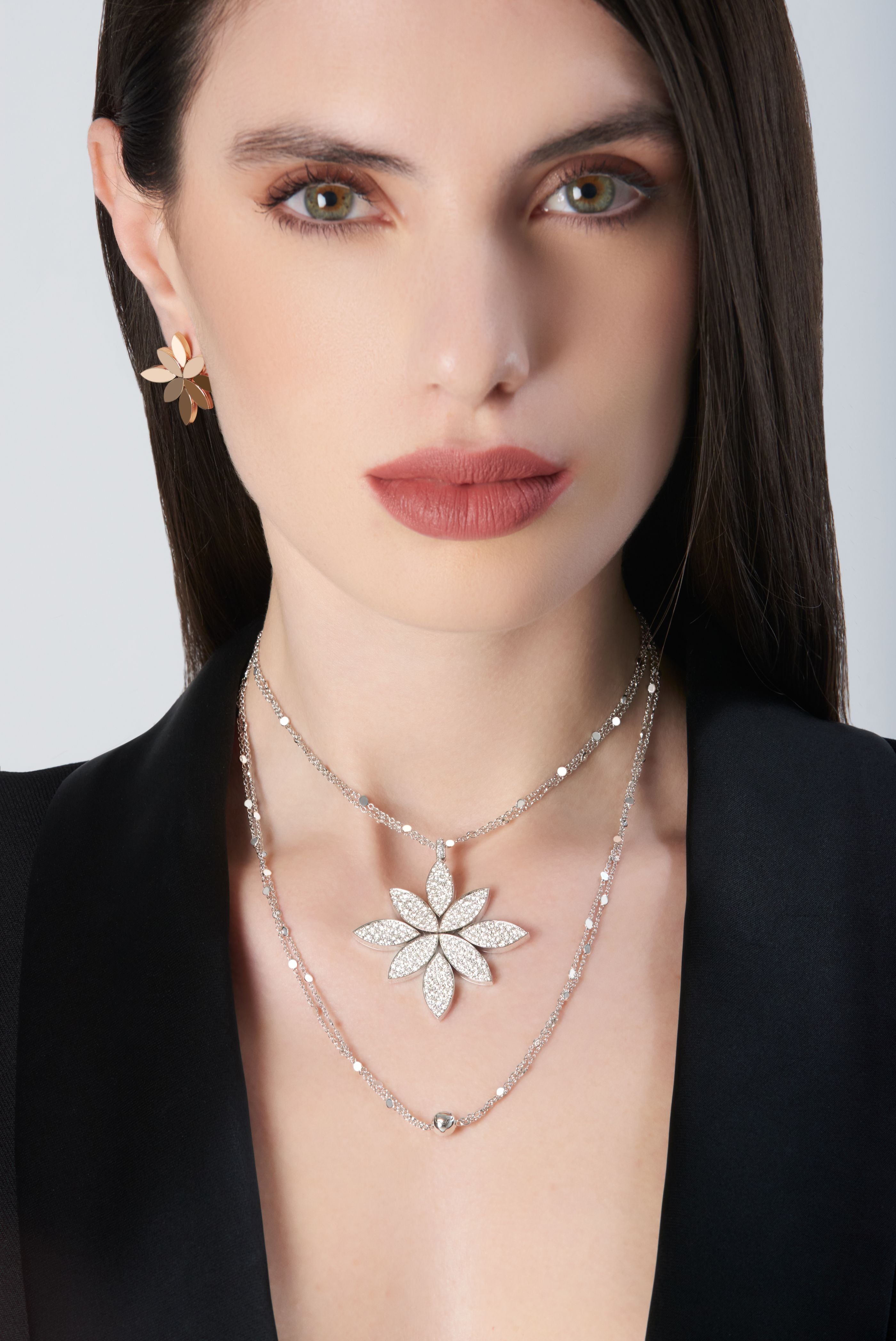 GHIRLANDA LUCE DI LOTO NECKLACE