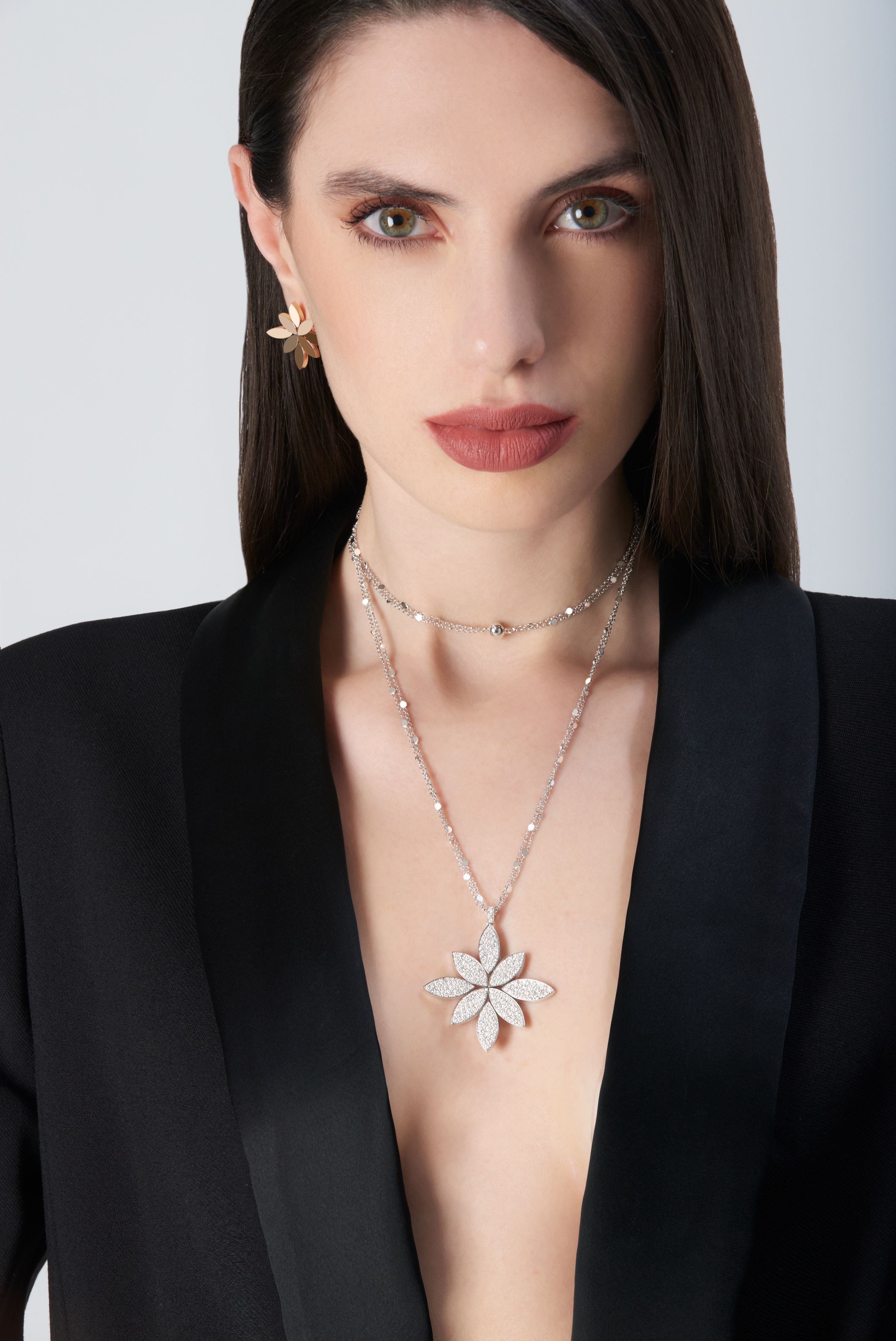 GHIRLANDA LUCE DI LOTO NECKLACE