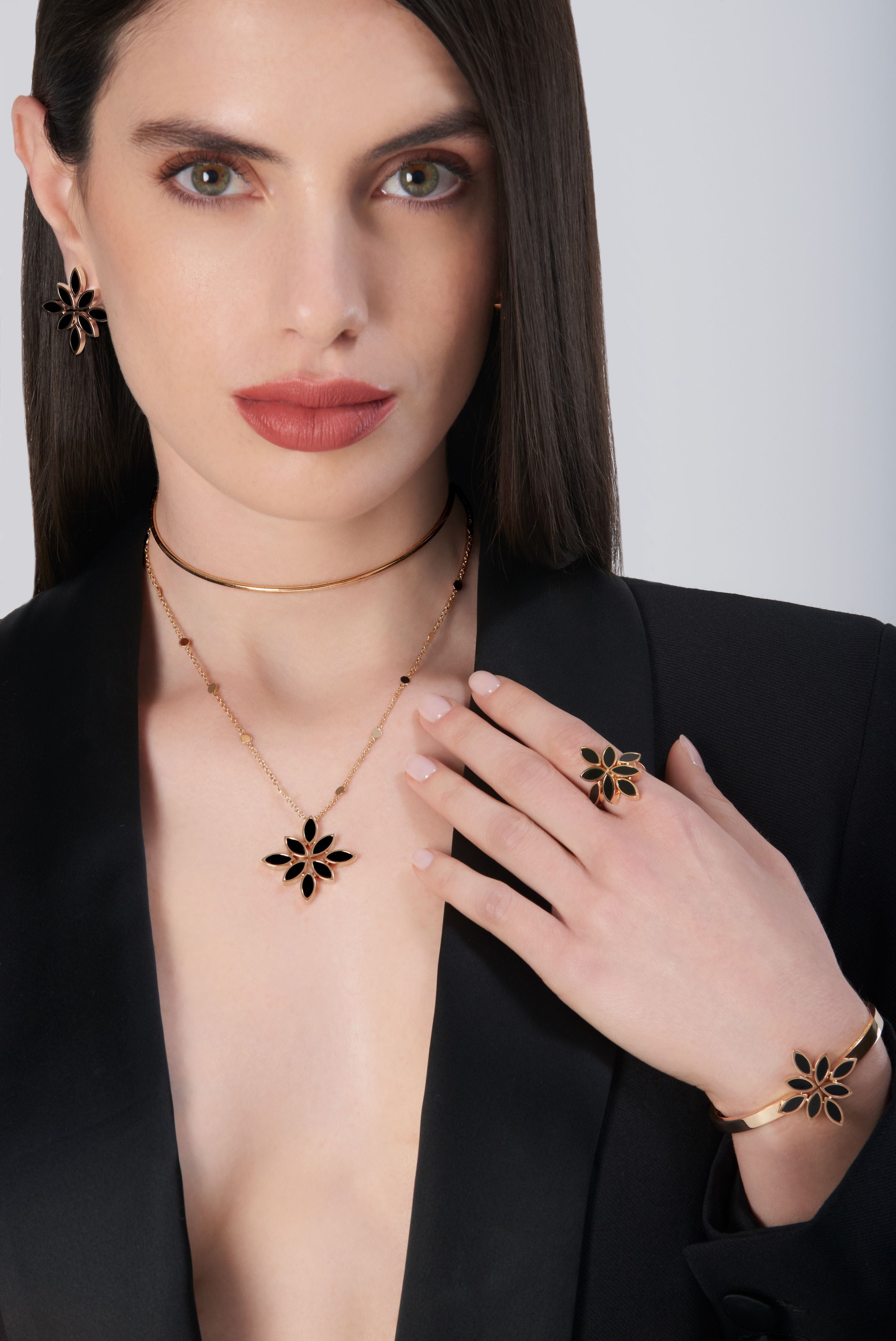 GHIRLANDA LUCE DI LOTO NECKLACE