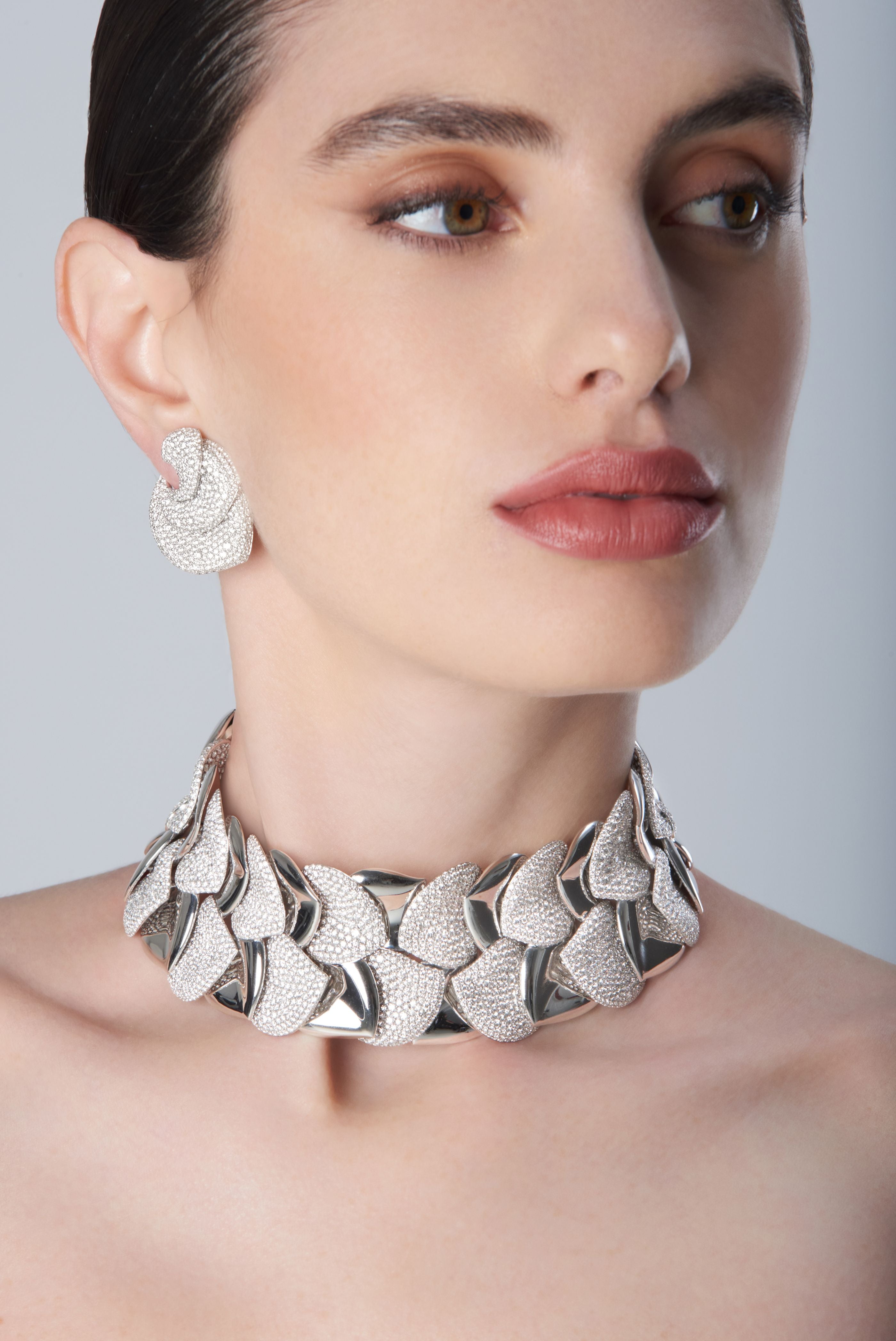 Earrings and collier in 18k White Gold with White Diamonds