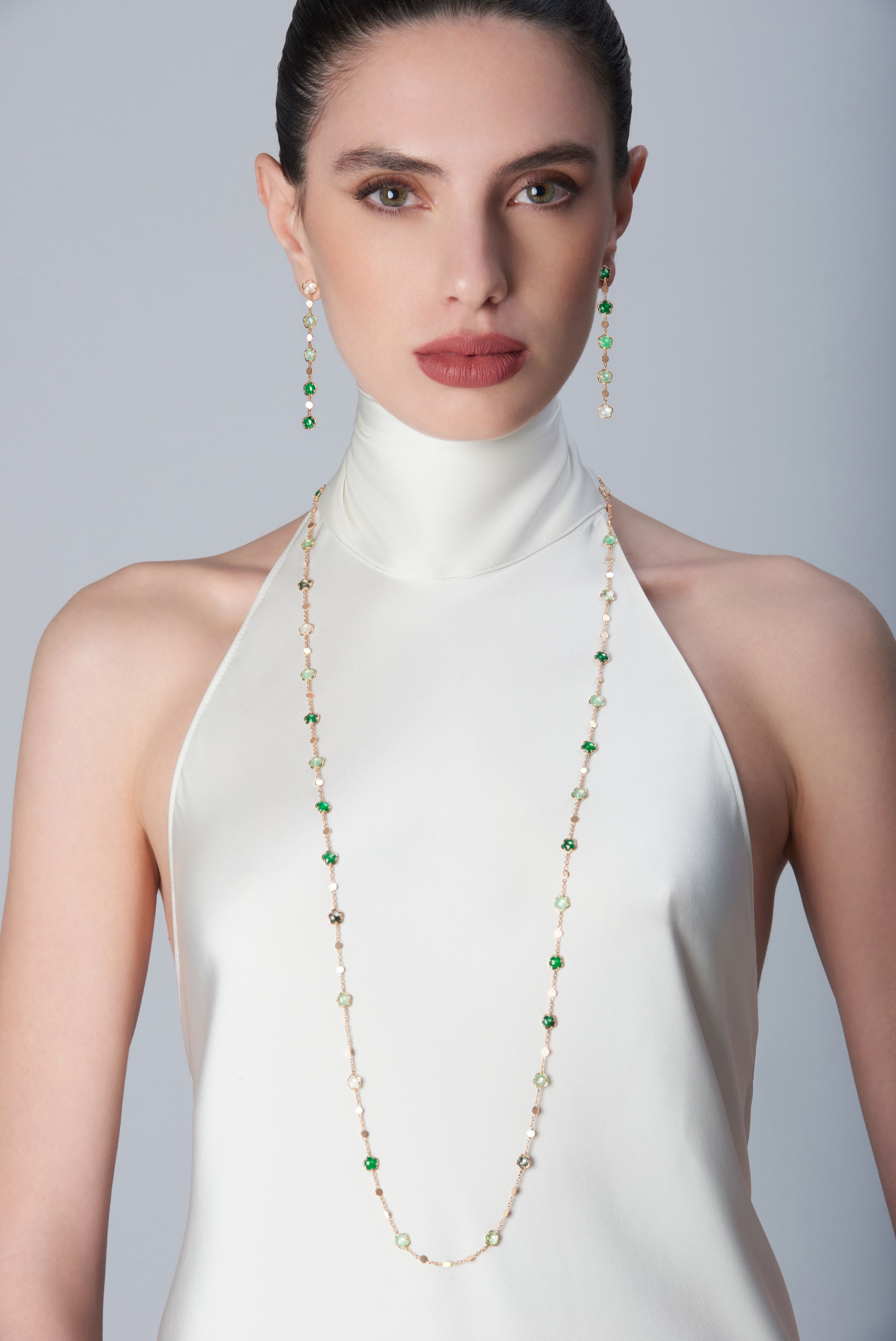 Necklace and earrings in 18k Rose Gold with Green Gems and Diamond.