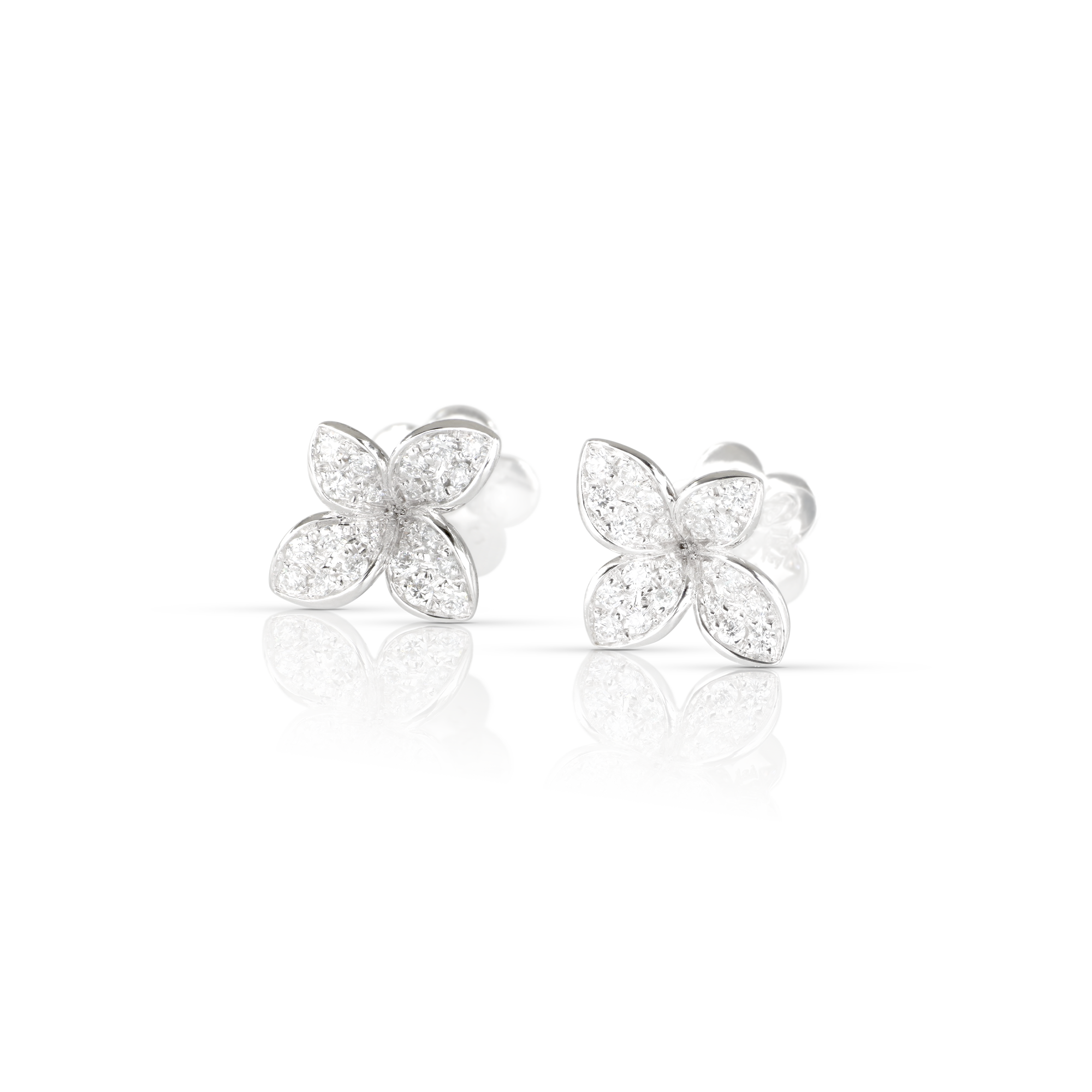 Earrings in 18k White Gold with White Diamonds.