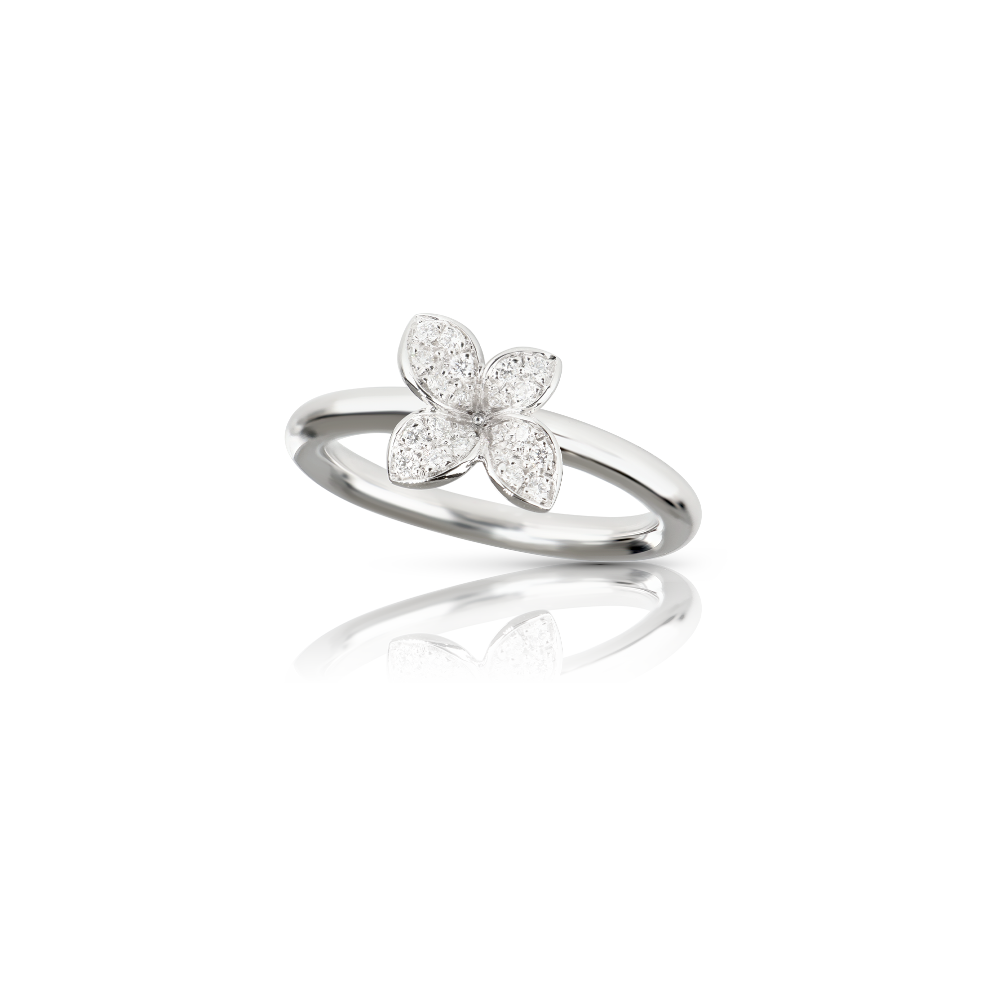 Ring in 18k White Gold with White Diamonds.