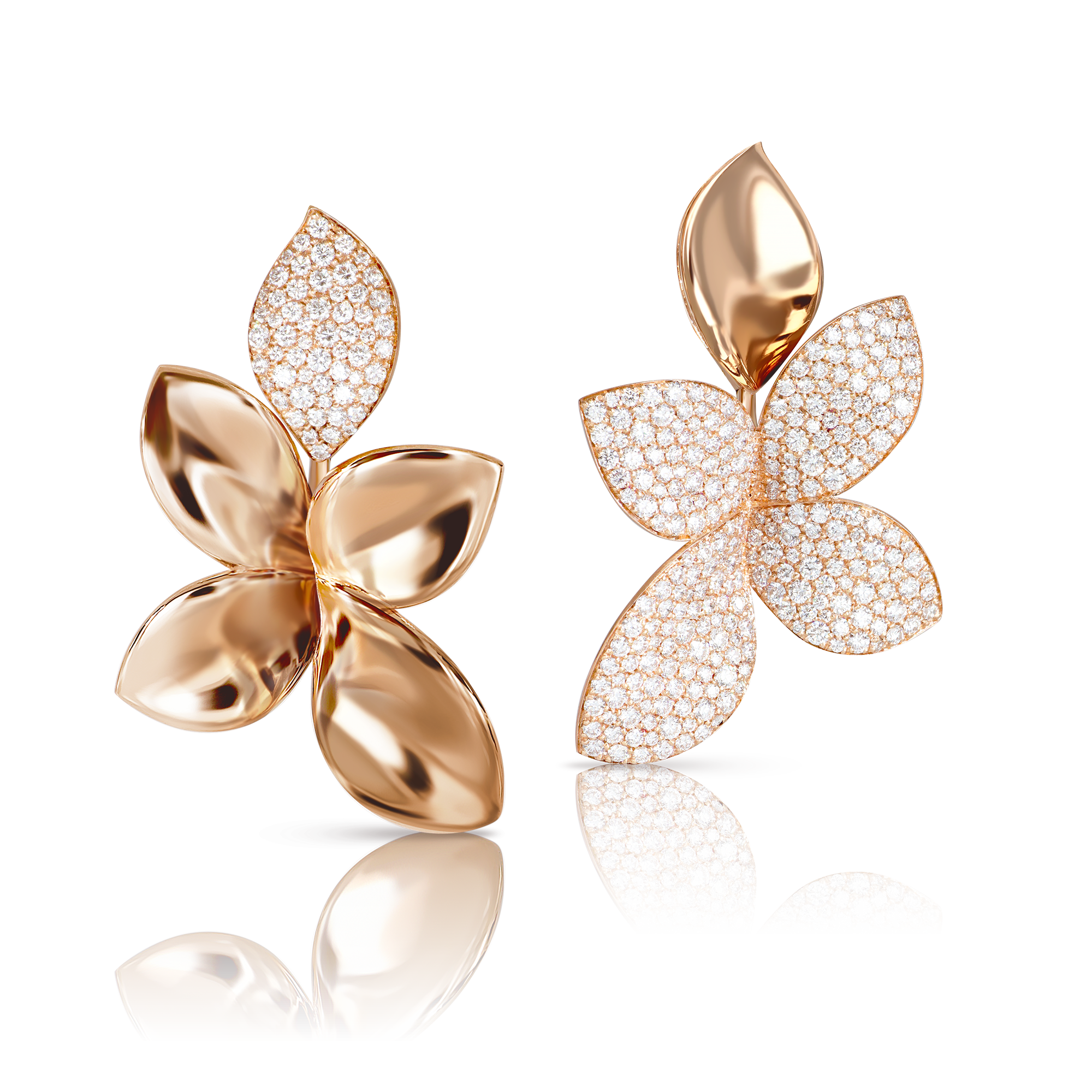 Earrings in 18k Rose Gold with diamonds.