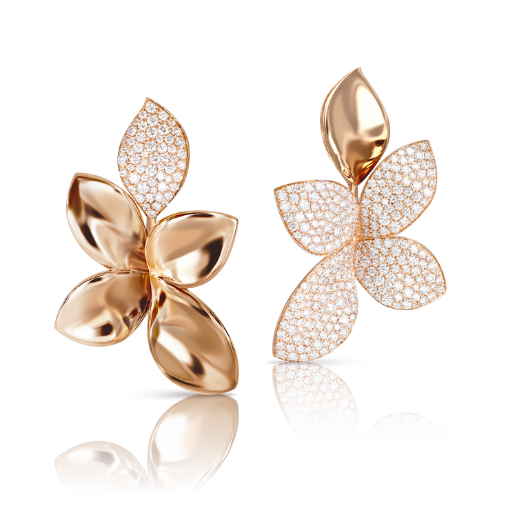 Earrings in 18k Rose Gold with diamonds.