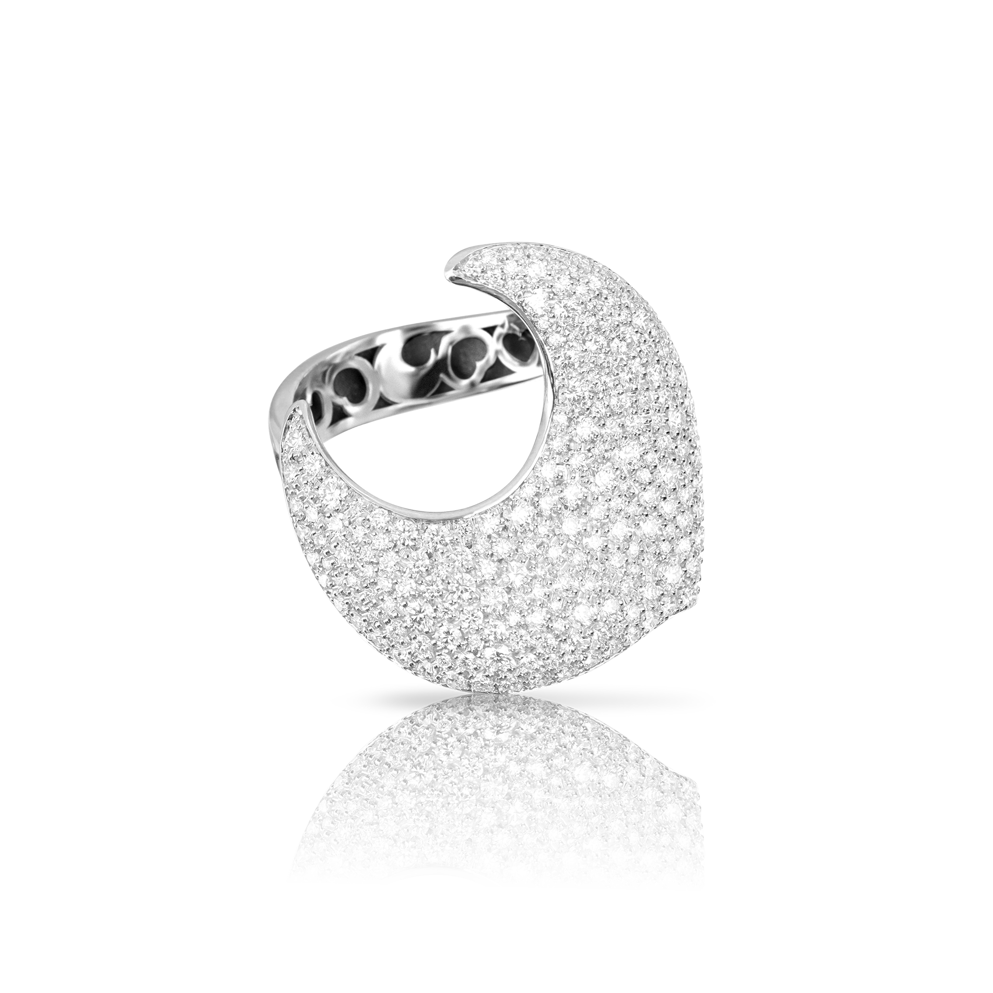 Ring in 18k White Gold with White Diamonds.