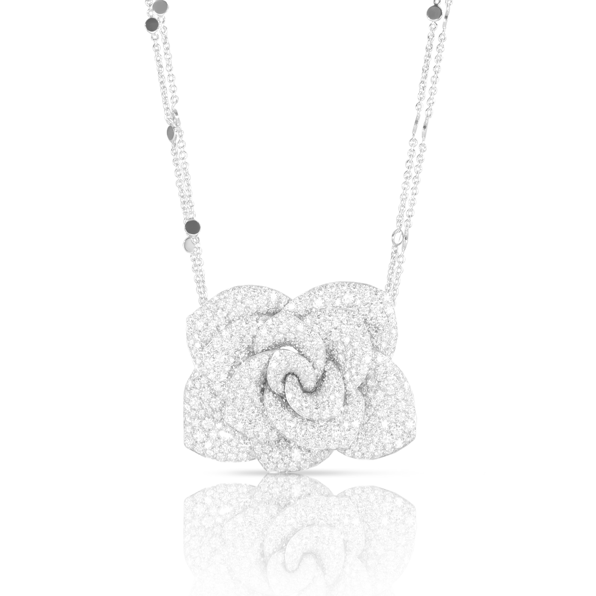 Necklace in 18k White Gold with White Diamonds.