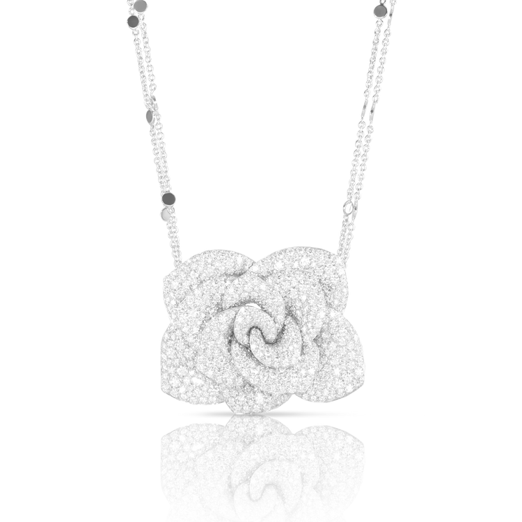 Necklace in 18k White Gold with White Diamonds.