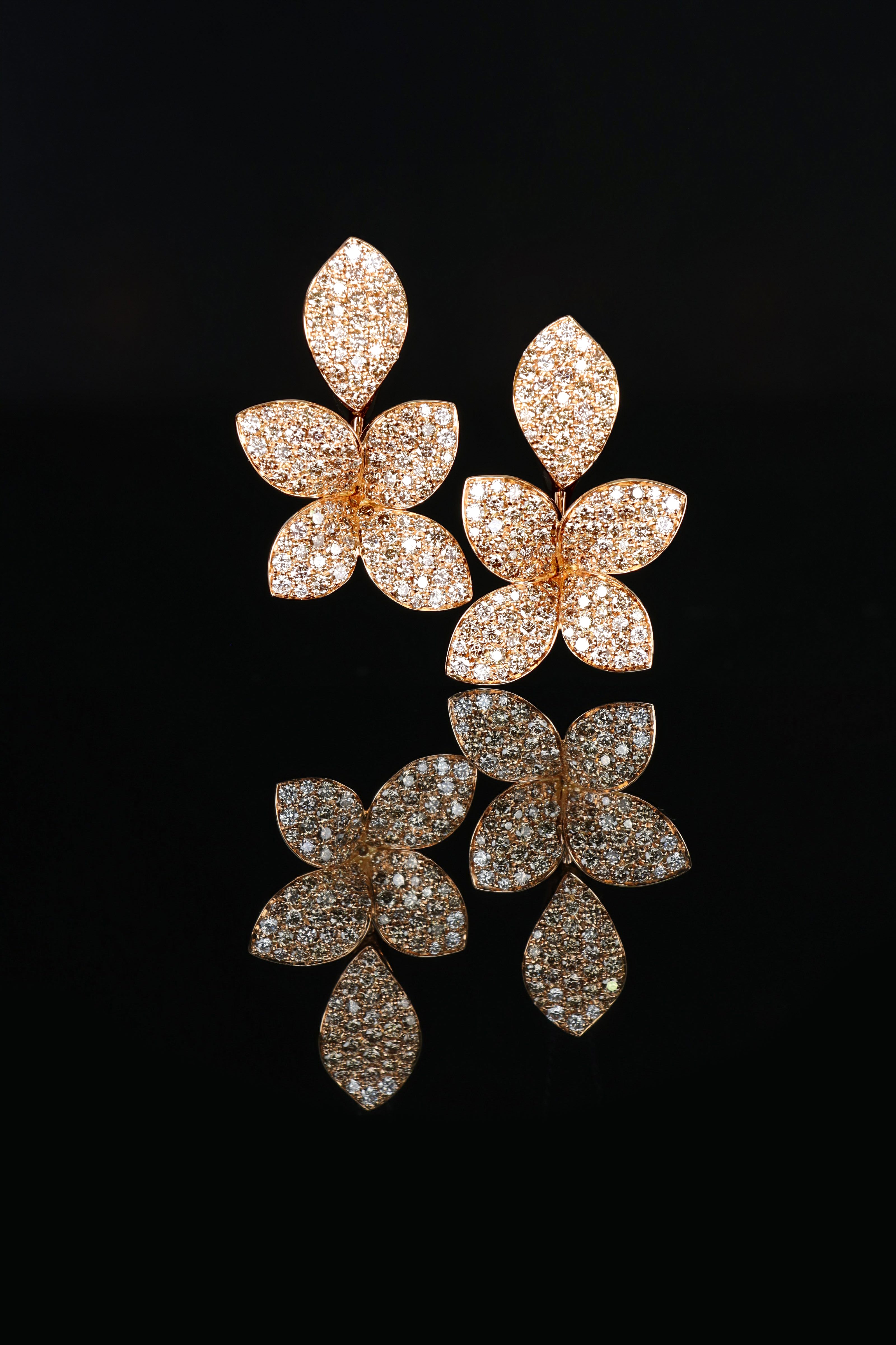 Giardini Segreti earrings in 18k Rose Gold with Diamonds.